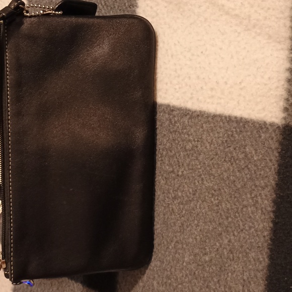 Coach - Picture 8 of 10